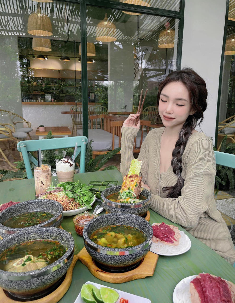 Đến Hoa Dó Restaurant and Coffee thưởng thức bún bò thố đá hấp dẫn 9