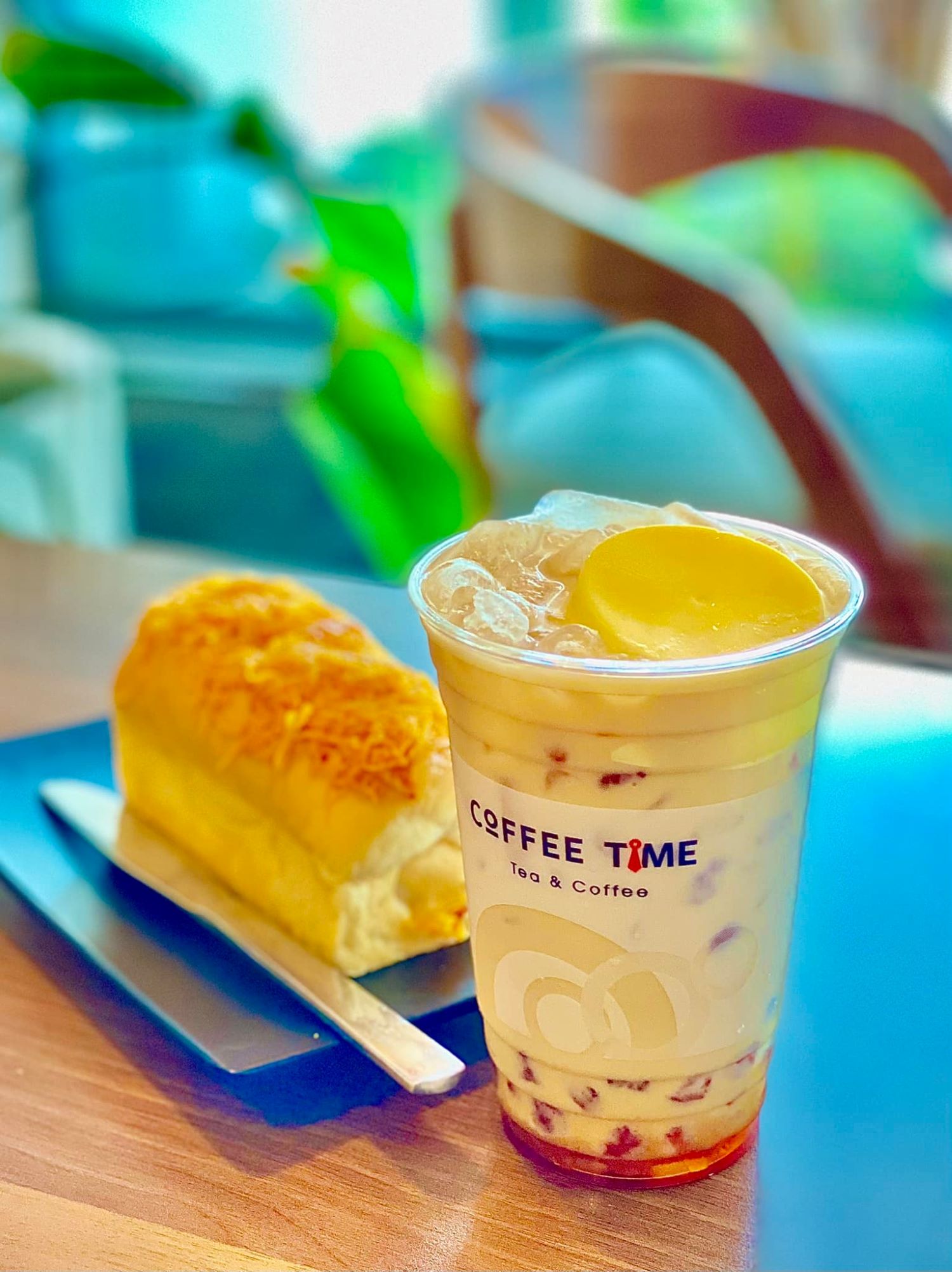 Đến Coffee Time đắm mình trong góc nhỏ bình yên giữa lòng Tây Đô 9