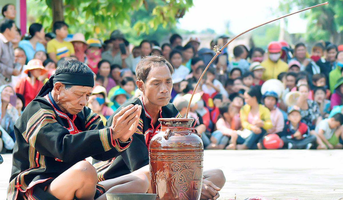 Tham gia vào Lễ cầu mưa Yang Pơtao Apui linh thiêng 2