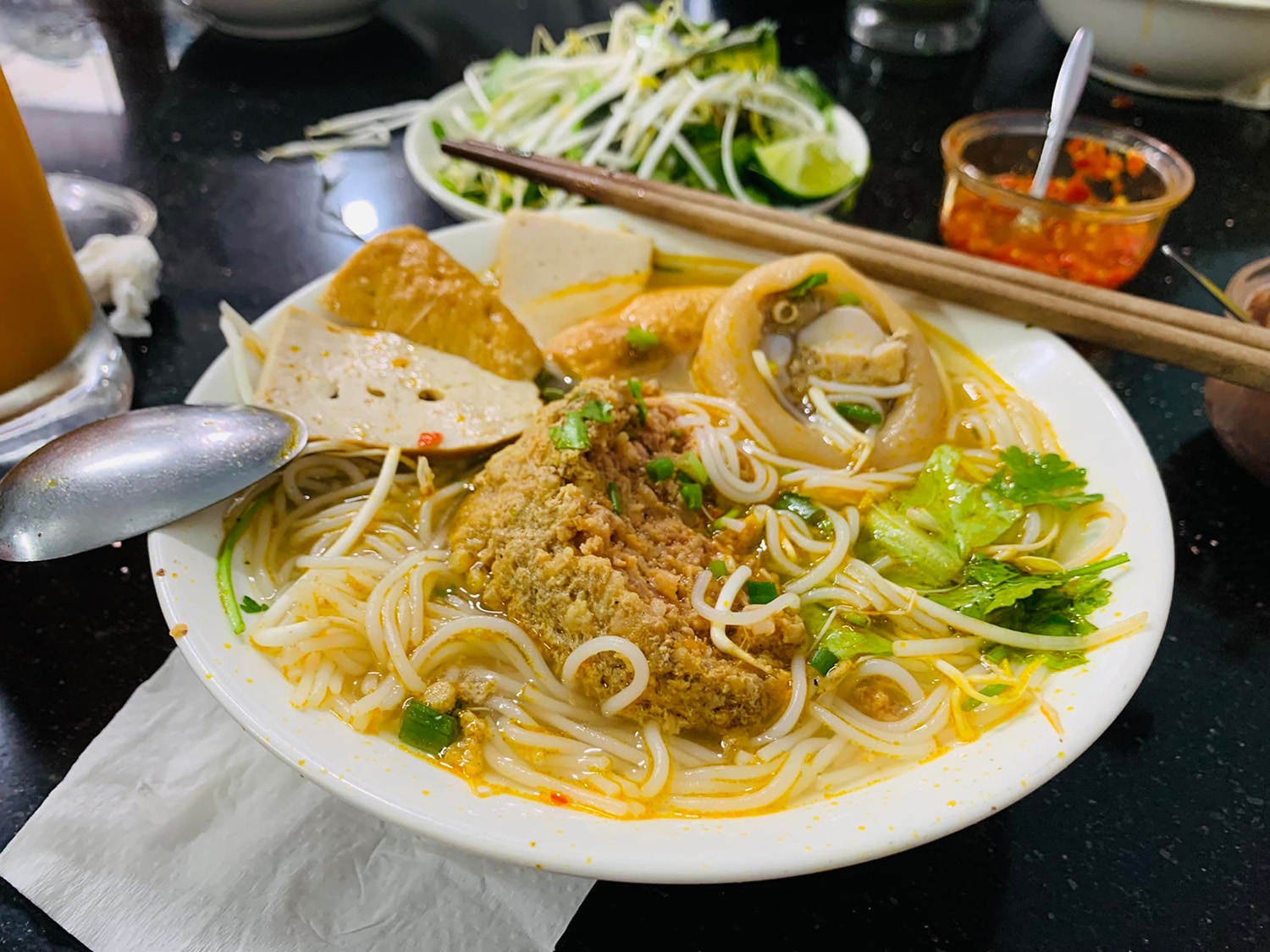 Review bún riêu giò Tư Gia Lai với hương vị thơm ngon, hấp dẫn 4