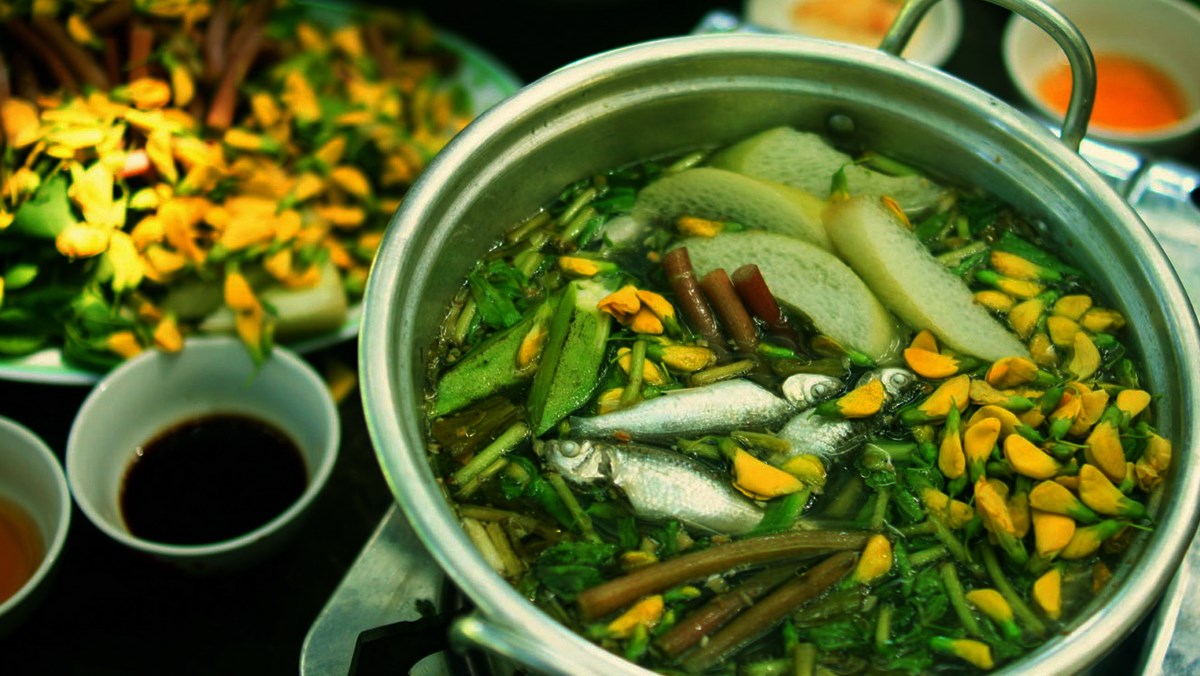 Dân dã đậm vị Lẩu cá linh bông điên điển Cần Thơ 7