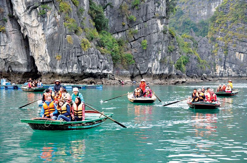 Kinh nghiệm du lịch Quảng Ninh hè chi tiết cho tín đồ xê dịch 8