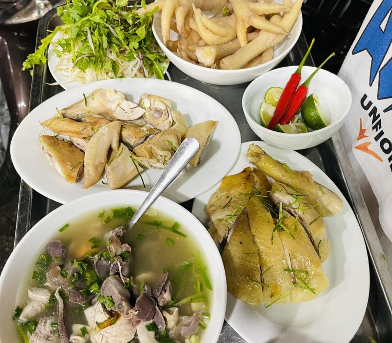 Phở gà Nguyệt, từ ẩm thực địa phương đến ngôi sao Michelin 10