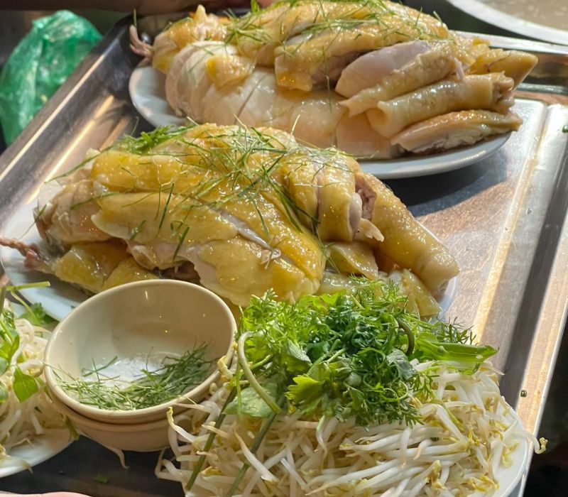 Phở gà Nguyệt, từ ẩm thực địa phương đến ngôi sao Michelin 9