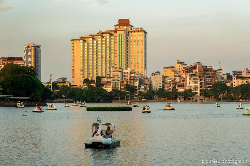 Bức tranh Hoàng hôn Hồ Tây tuyệt sắc những ngày cuối thu 8