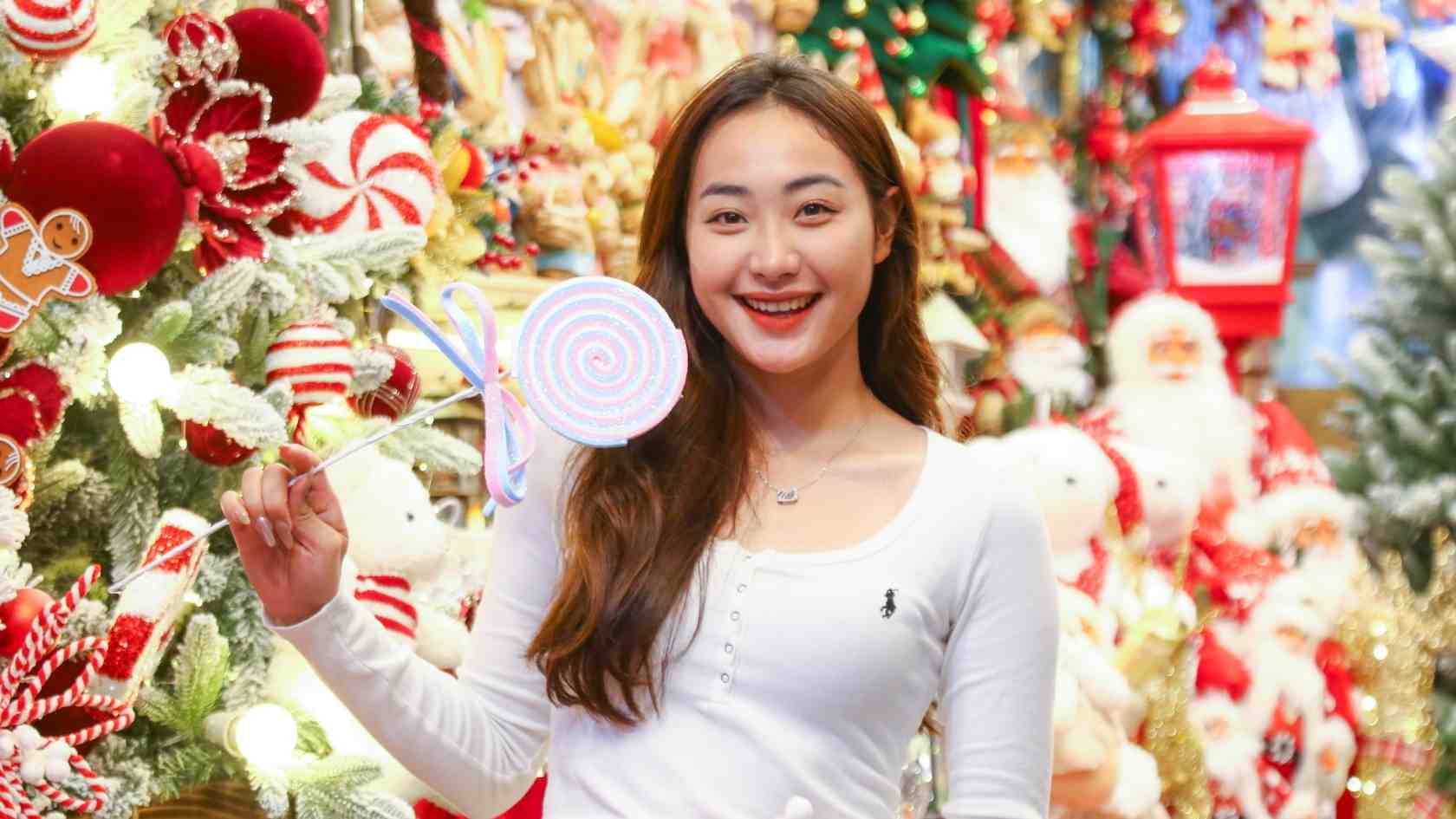 Phố Hàng Mã lung linh trước thềm Noel 2024 19