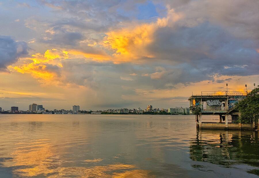 Chiêm ngưỡng hoàng hôn Hồ Tây, vẻ lãng đãng như khúc tình ca da diết 6